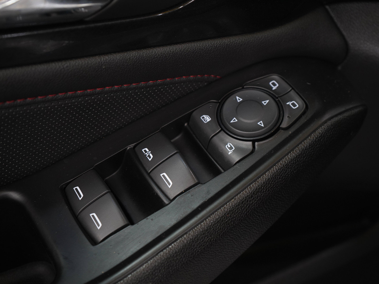 Used 2023 Chevrolet Traverse RS AWD/4WD image 23