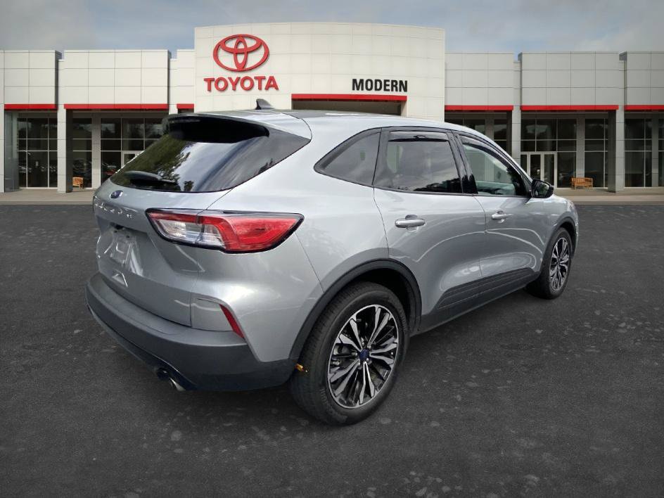 Used 2022 Ford Escape SE w/ SE Sport Appearance Package FWD image 22