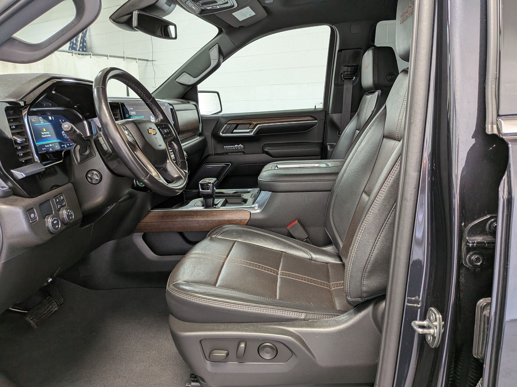 Used 2022 Chevrolet Silverado 1500 High Country RWD image 28