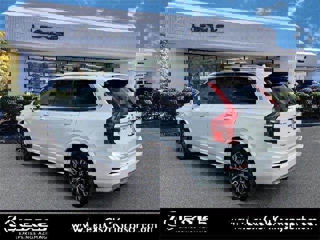 Used 2021 Volvo XC90 T5 Momentum w/ Climate Package image 3