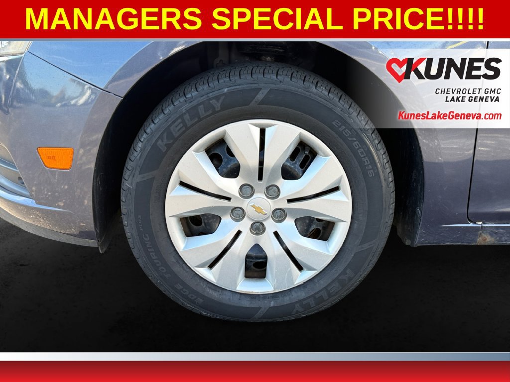 Used 2013 Chevrolet Cruze LS FWD image 10