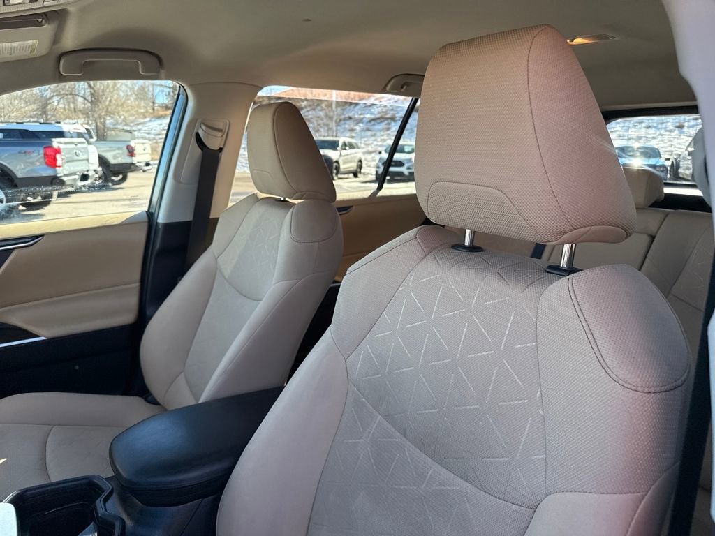 Used 2021 Toyota RAV4 XLE w/ Carpet Mat Package (TMS) image 12