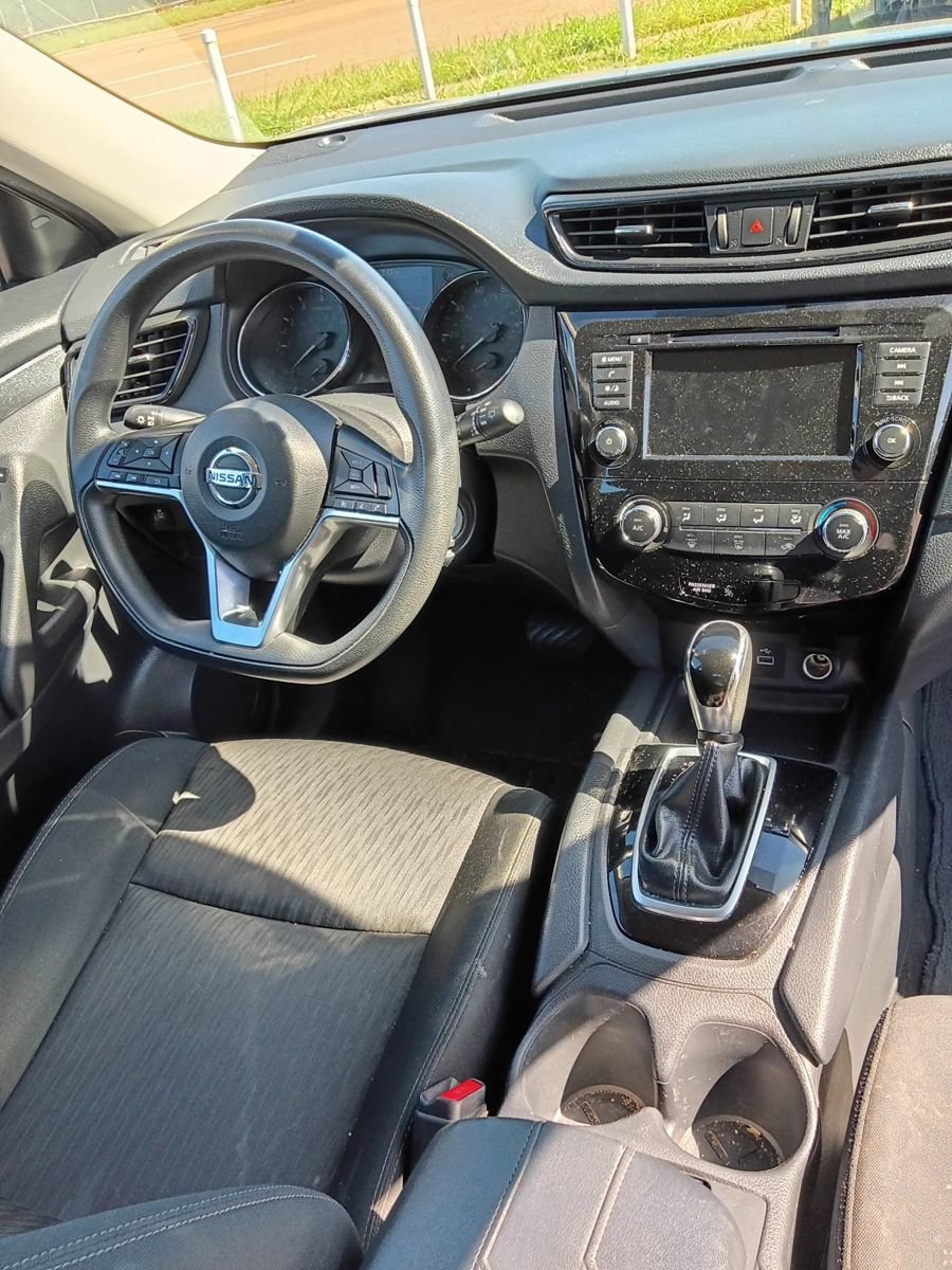 Used 2018 Nissan Rogue S FWD image 14