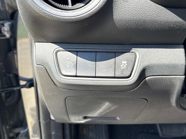 Used 2023 Kia Forte LX image 27