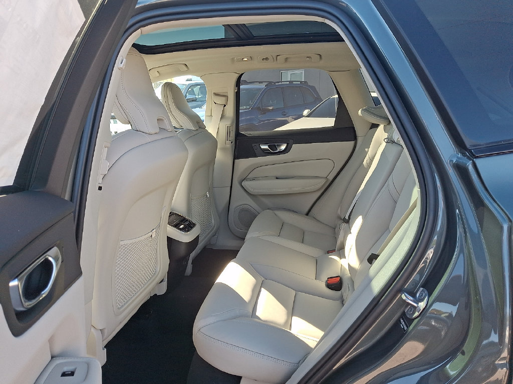 New 2027 Volvo XC60 B5 Ultra AWD/4WD image 8