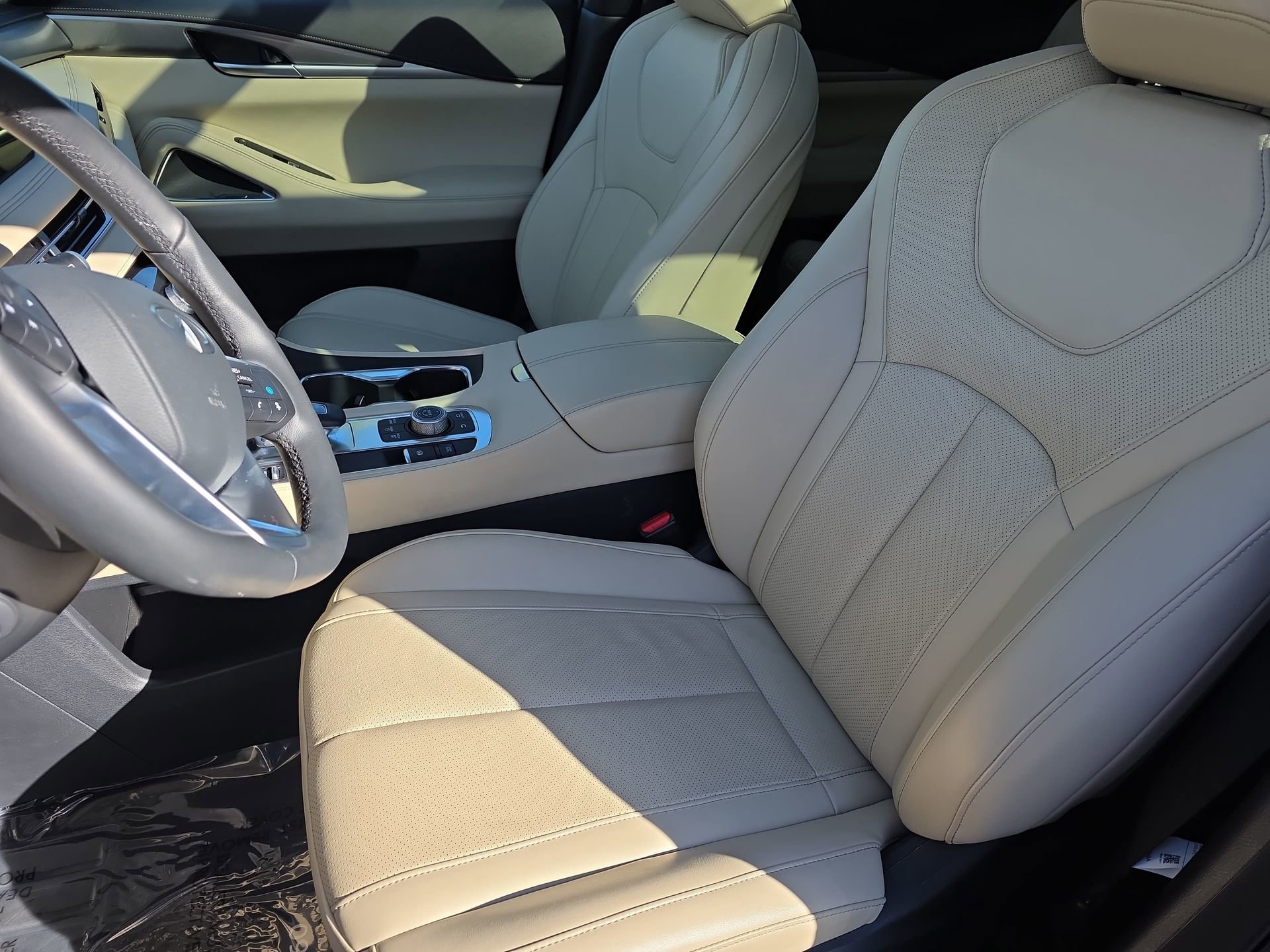 Used 2025 INFINITI QX60 Luxe w/ Cargo Package image 15