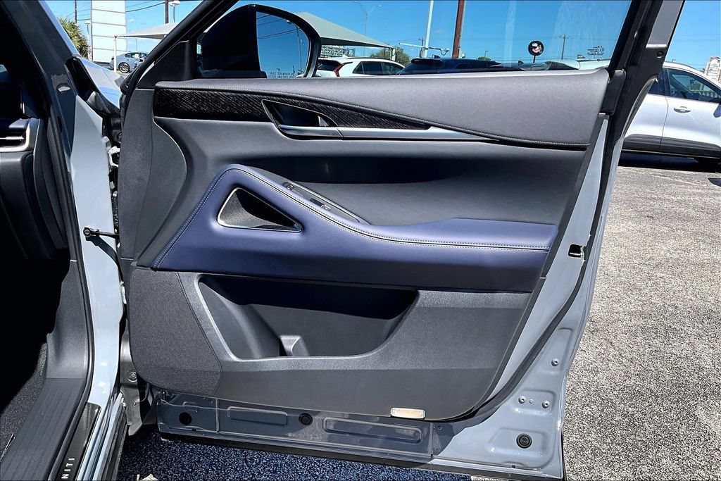 Used 2026 INFINITI QX60 Sport w/ Dark Cargo Package AWD/4WD image 17