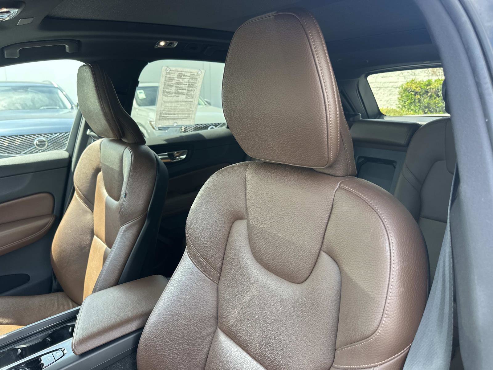 Used 2021 Volvo XC60 T5 Momentum FWD image 21