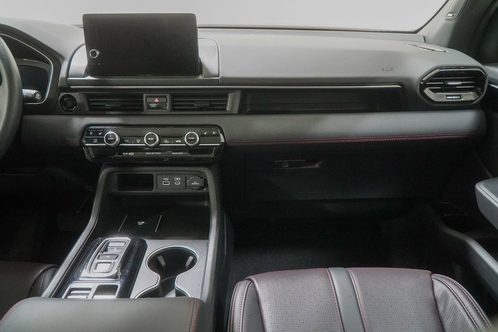 Certified 2025 Honda Pilot Black Edition image 41