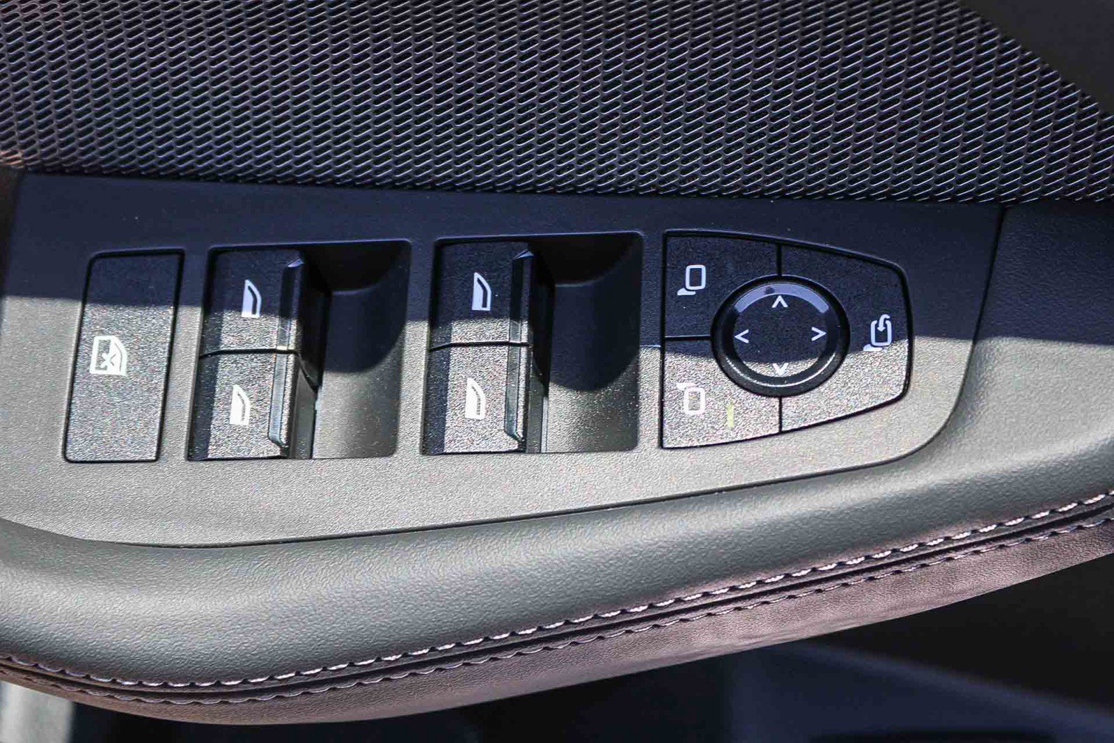 Used 2026 BMW M235i xDrive w/ Technology Package AWD/4WD image 16