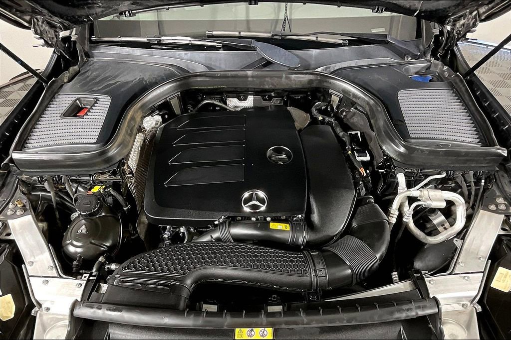Used 2021 Mercedes-Benz GLC 300 4MATIC image 13