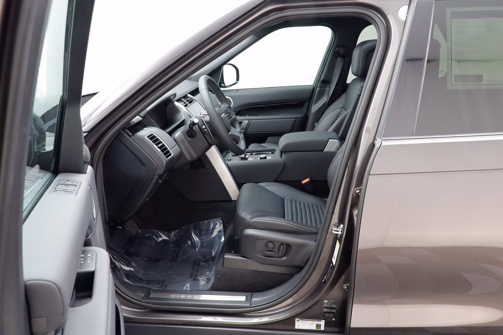 New 2025 Land Rover Discovery S AWD/4WD image 7