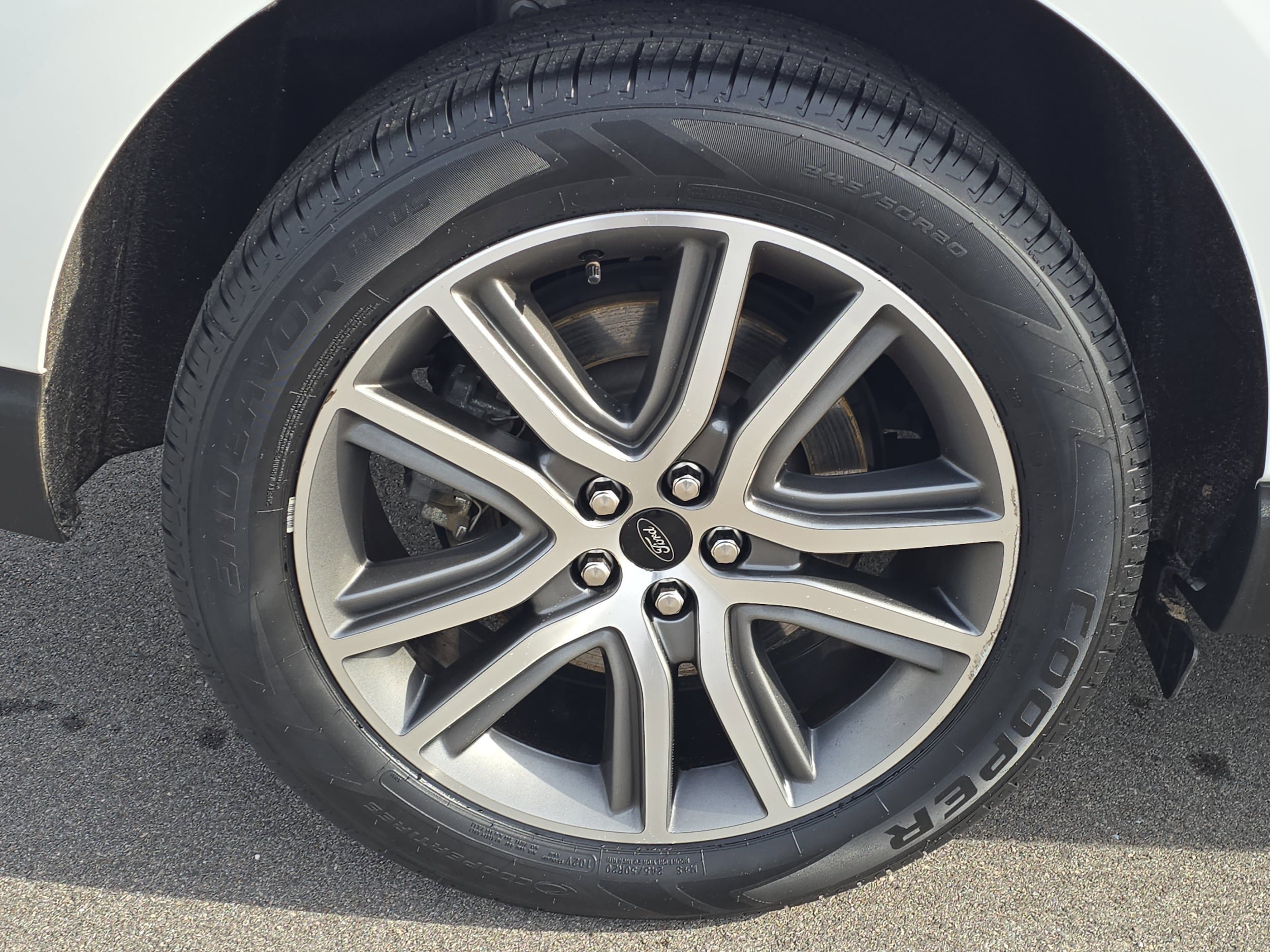 Certified 2023 Ford Edge Titanium AWD/4WD image 5