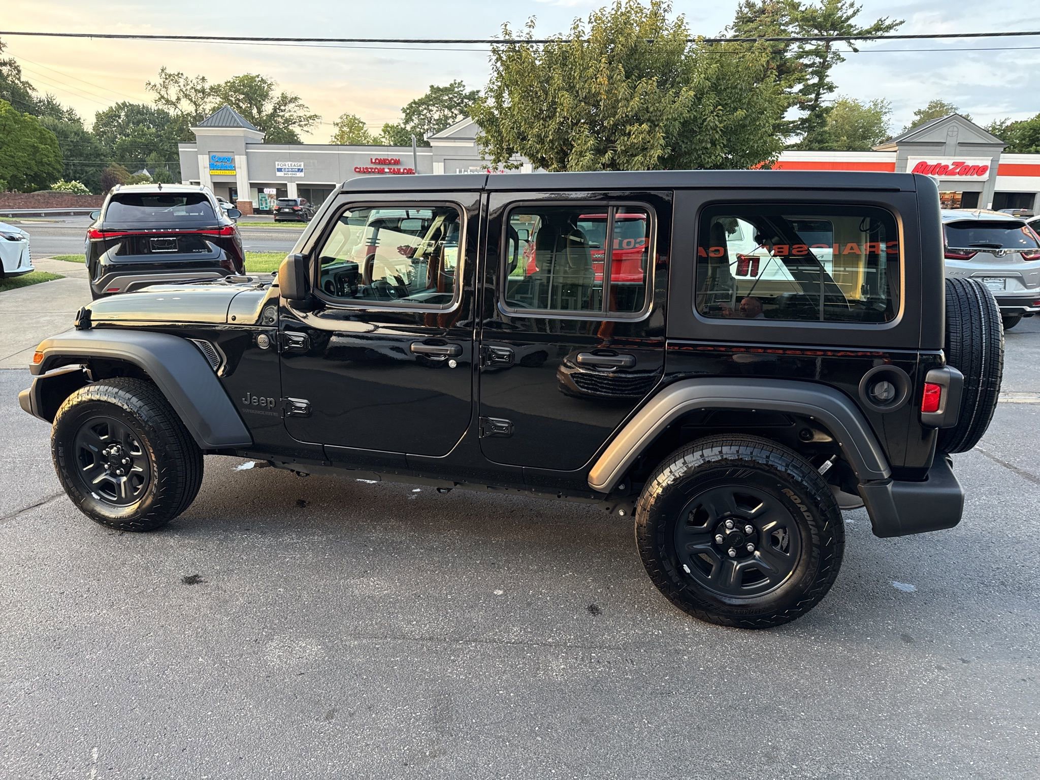 Used 2024 Jeep Wrangler Sport image 7
