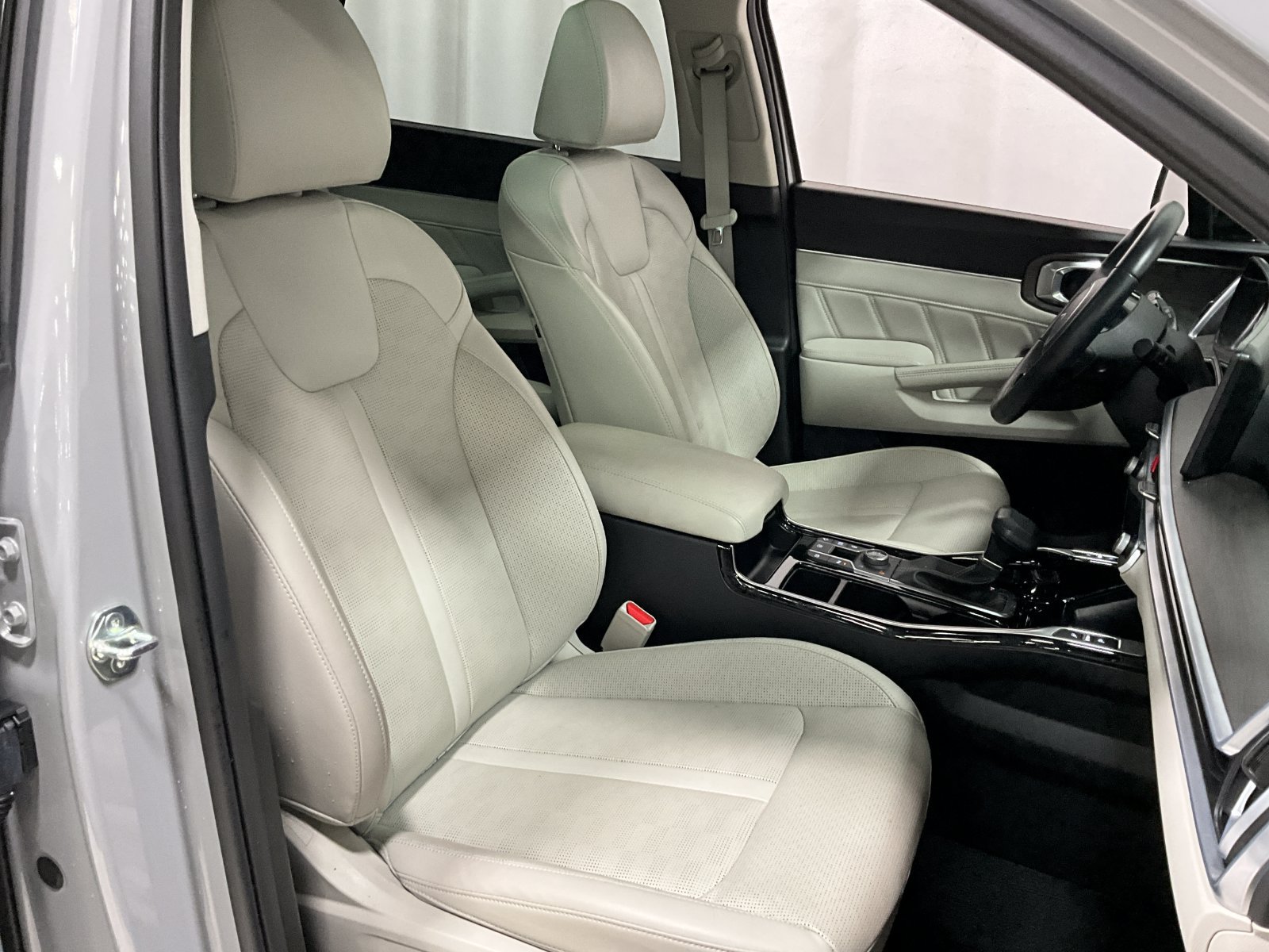 Used 2025 Kia Sorento SX AWD/4WD image 9
