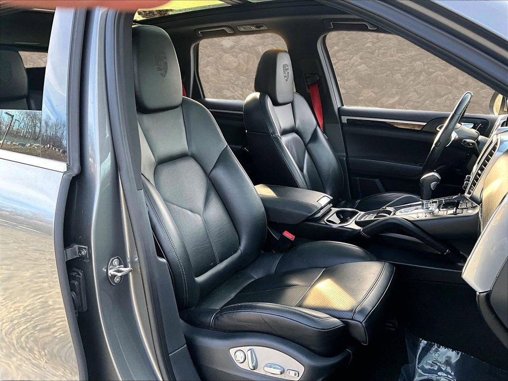 Used 2014 Porsche Cayenne Base image 7
