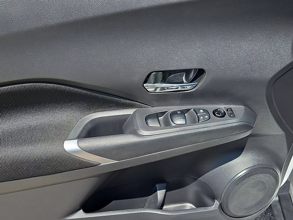 Used 2022 Nissan Kicks SV FWD image 19