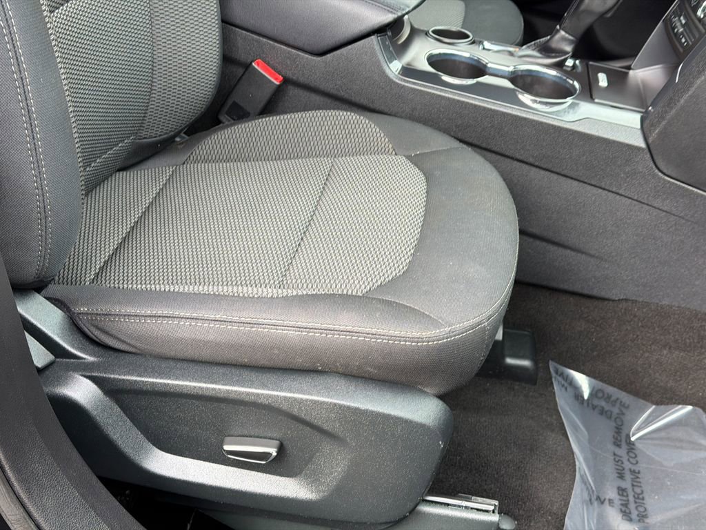 Used 2018 Ford Explorer XLT image 11