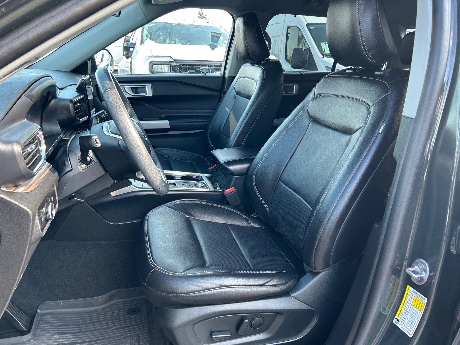 Certified 2023 Ford Explorer Limited image 9