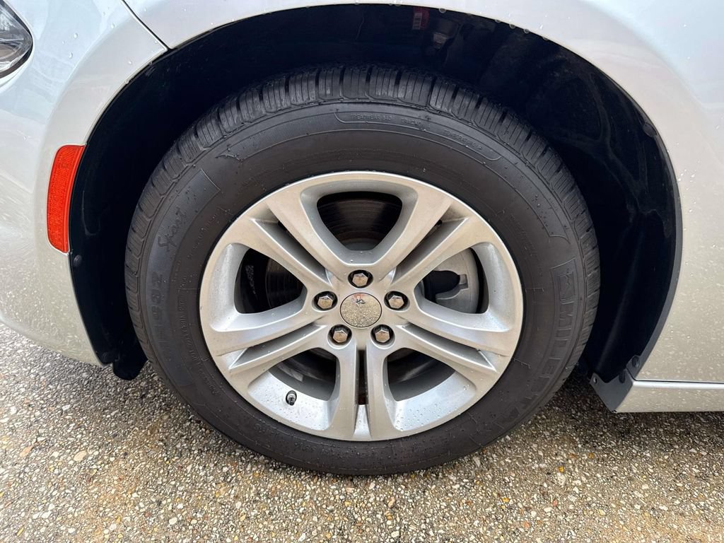 Used 2022 Dodge Charger SXT RWD image 4