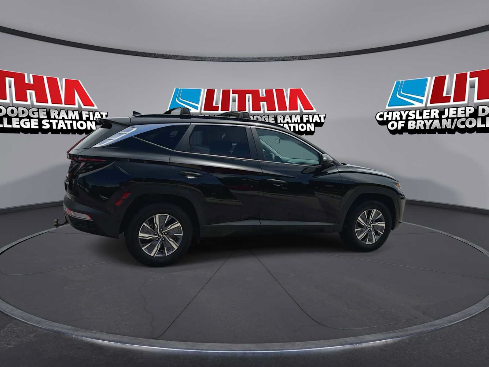 Used 2022 Hyundai Tucson Blue w/ Cargo Package AWD/4WD image 8