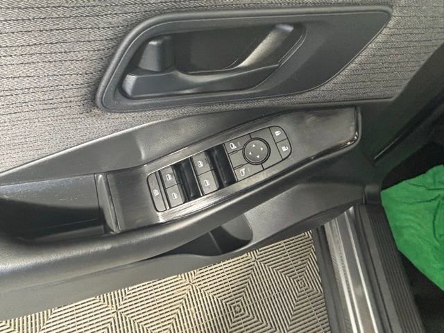Used 2023 Nissan Rogue S image 11
