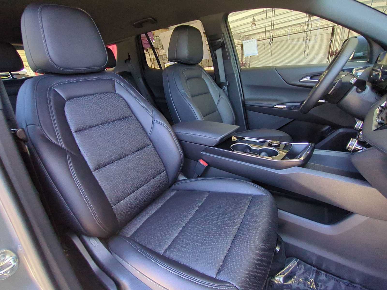 New 2027 Chevrolet Equinox LT w/ Convenience Package II FWD image 27