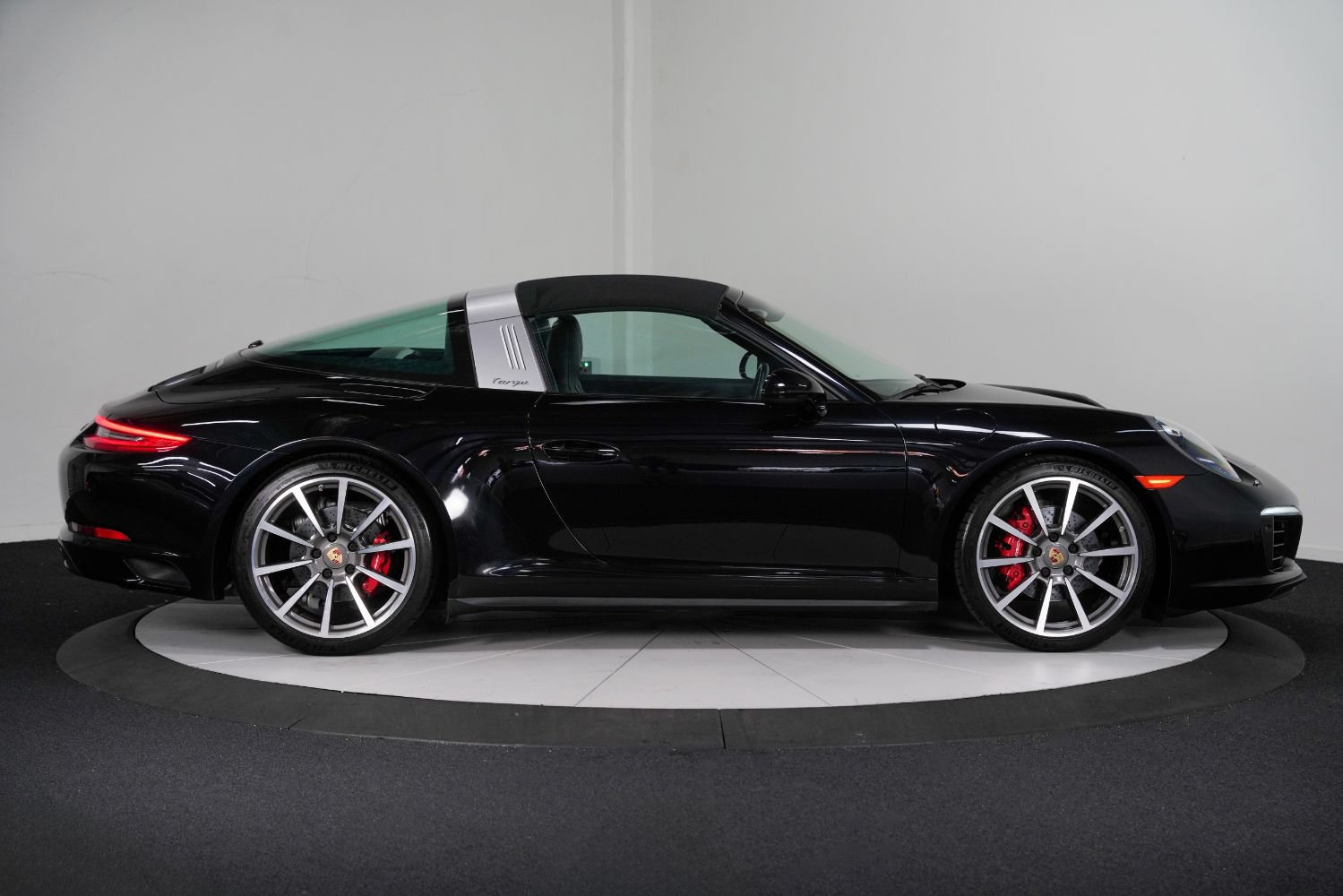 Used 2017 Porsche 911 Targa 4S AWD/4WD image 10