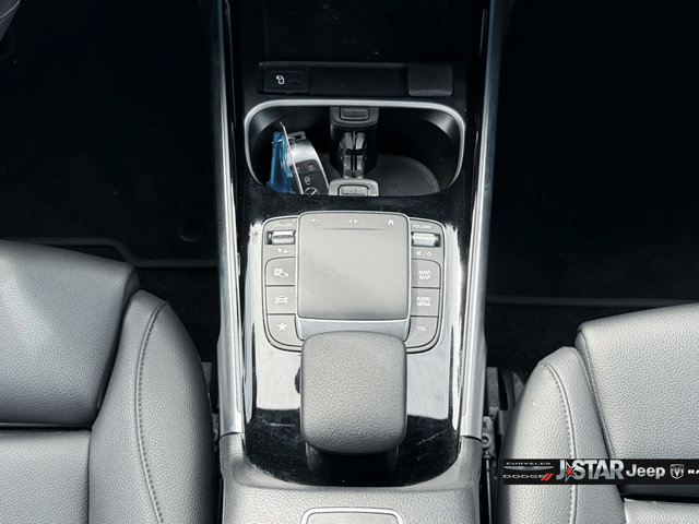 Used 2023 Mercedes-Benz EQB 300 4MATIC image 15