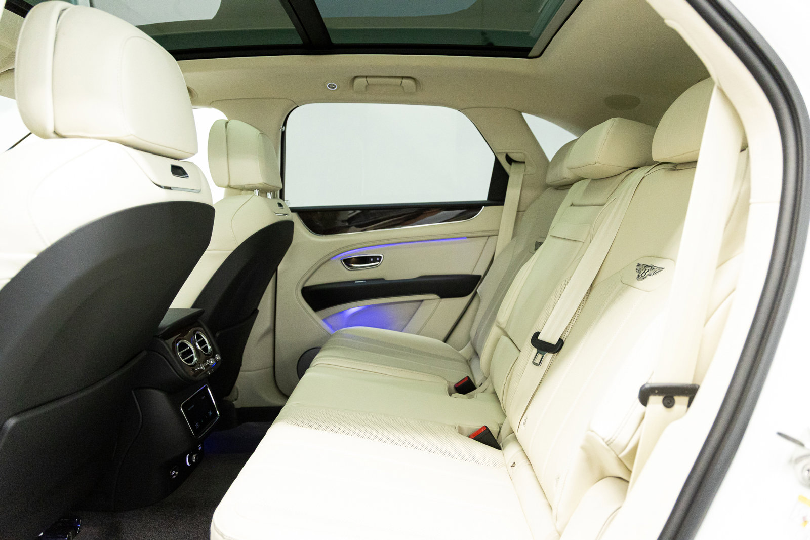 New 2026 Bentley Bentayga AWD/4WD image 41