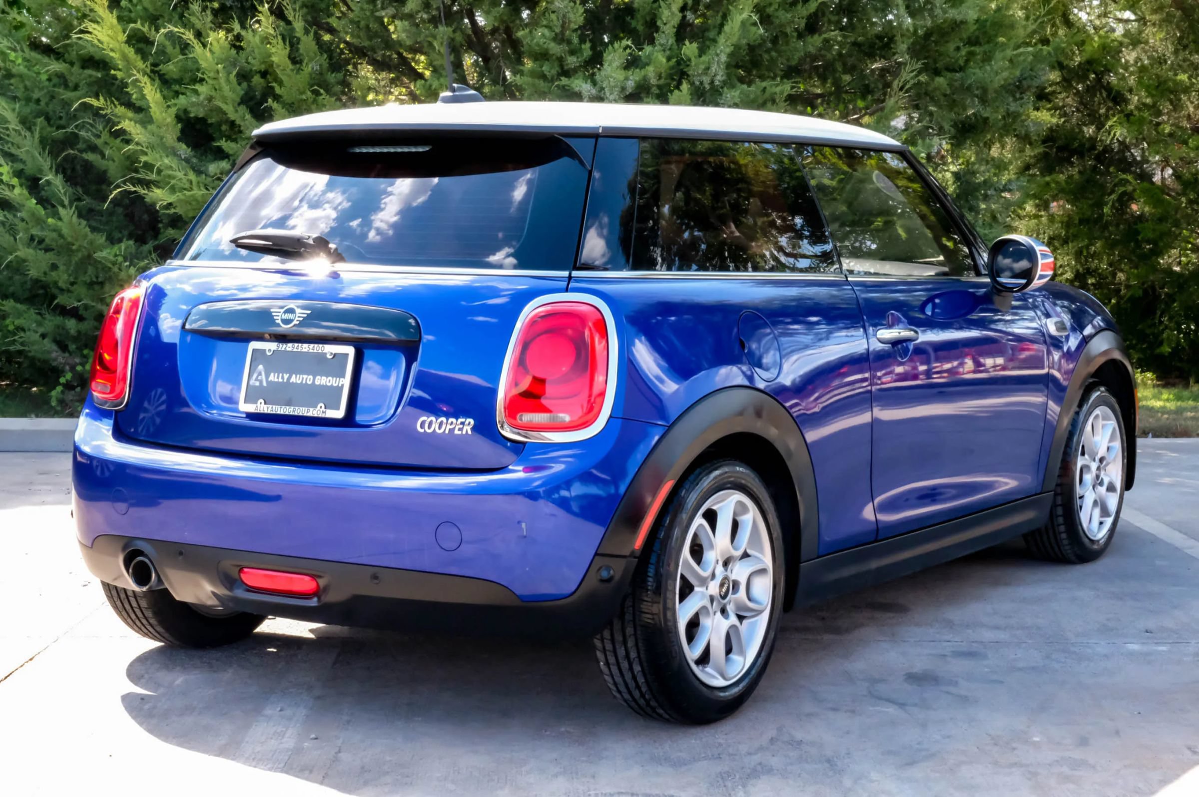 Used 2019 MINI Cooper 2-Door Hardtop FWD image 9