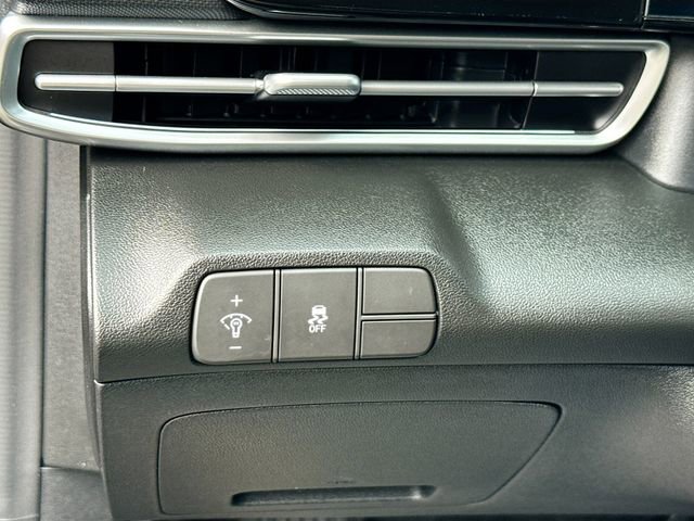 Certified 2025 Hyundai Elantra SEL image 10