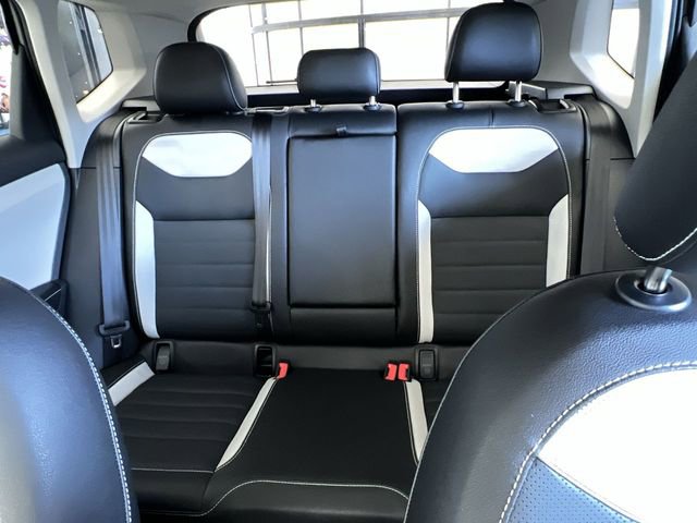 Used 2025 Volkswagen Taos SEL image 24