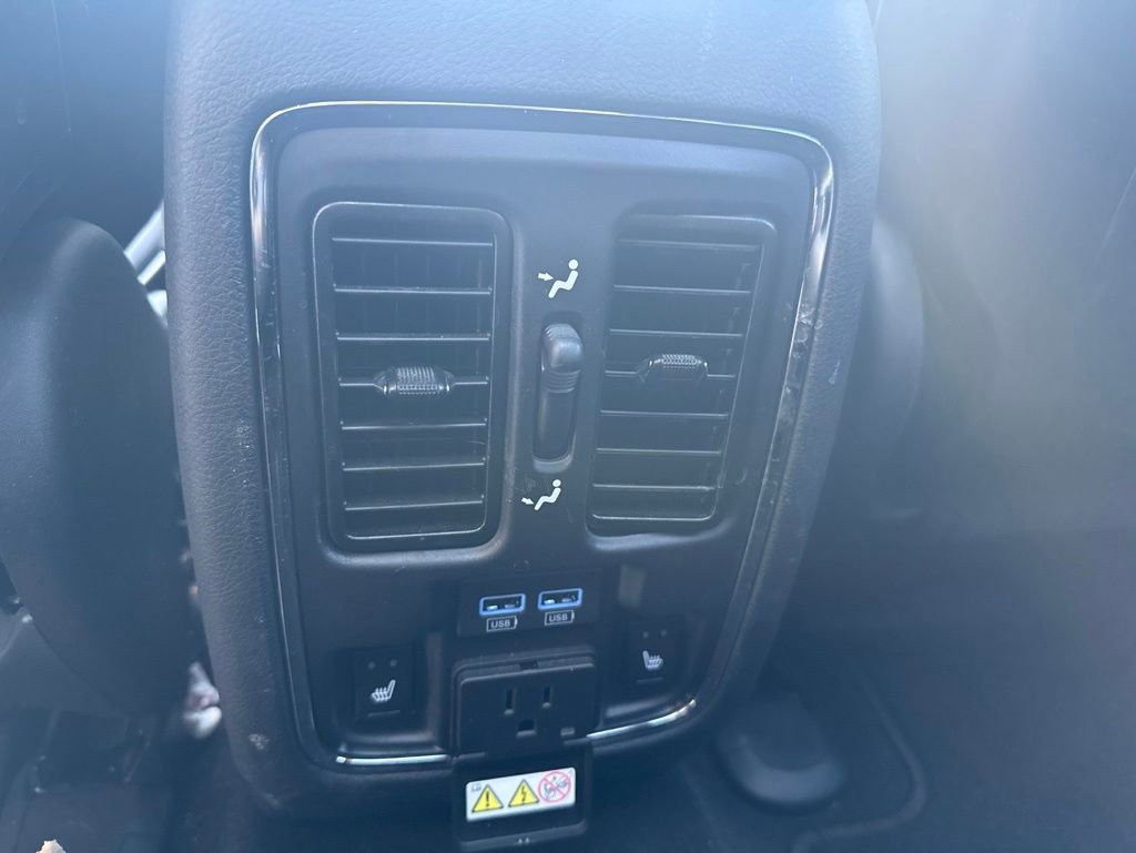 Used 2020 Jeep Grand Cherokee Overland AWD/4WD image 11