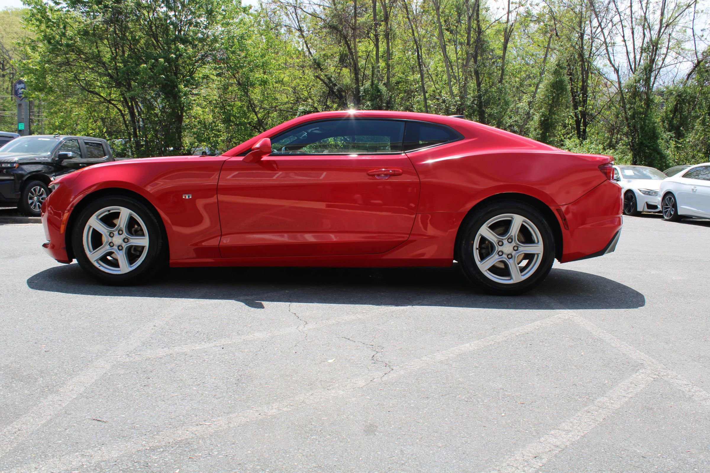 Used 2022 Chevrolet Camaro LT RWD image 8