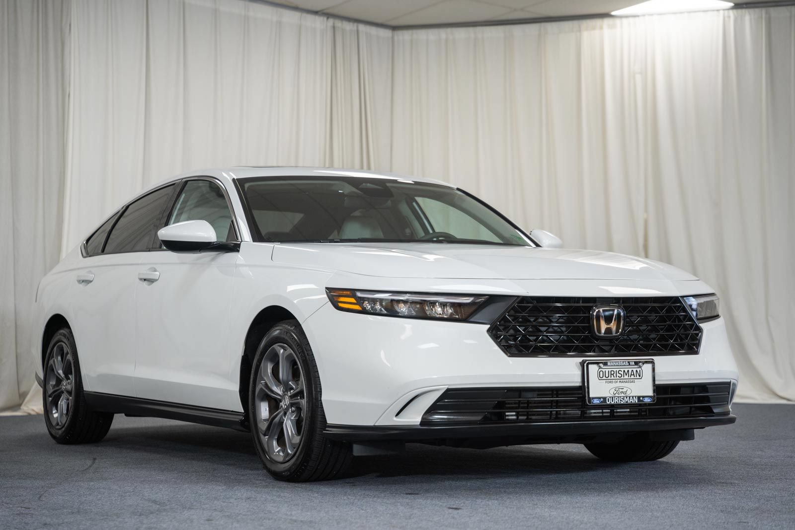 Used 2024 Honda Accord EX image 1