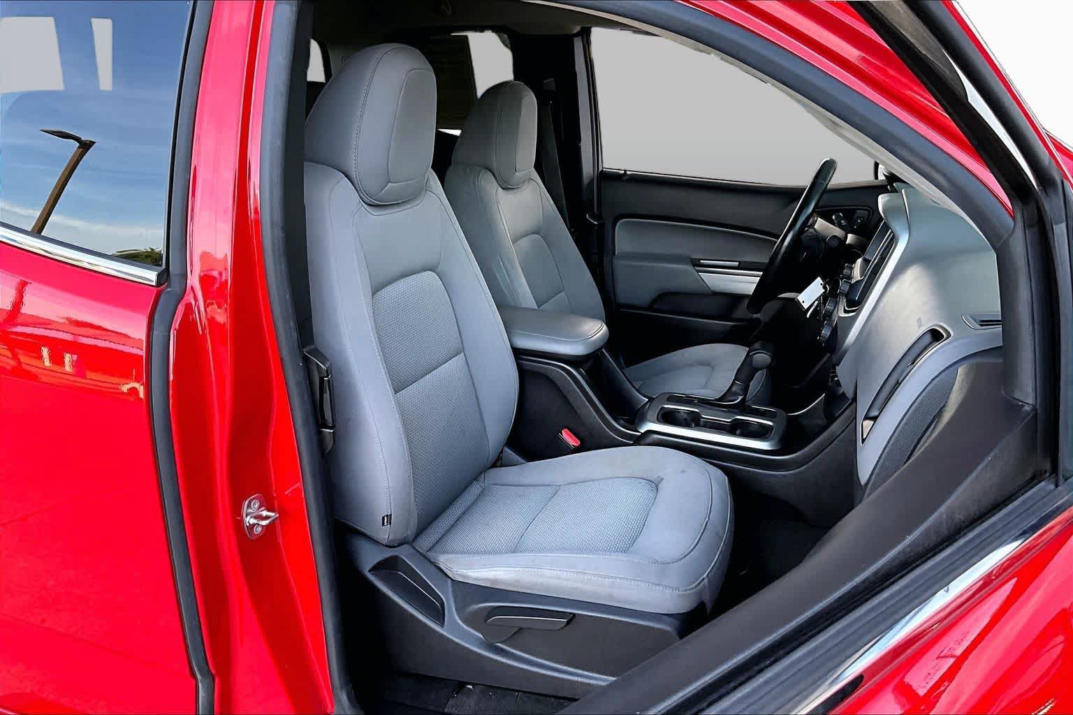 Used 2018 Chevrolet Colorado LT w/ LT Convenience Package AWD/4WD image 9