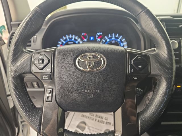 Used 2017 Toyota 4Runner TRD Off-Road Premium AWD/4WD image 31