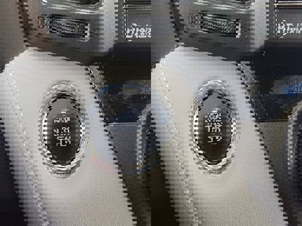 Used 2015 Toyota RAV4 Limited w/ Technology Package image 20