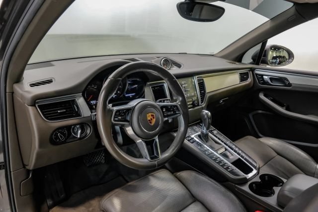 Used 2018 Porsche Macan Sport Edition AWD/4WD image 4