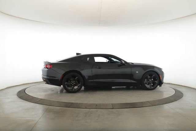 Used 2021 Chevrolet Camaro LT w/ Technology Package image 6