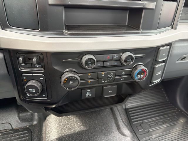 New 2026 Ford F350 XL w/ XL Chrome Package image 17