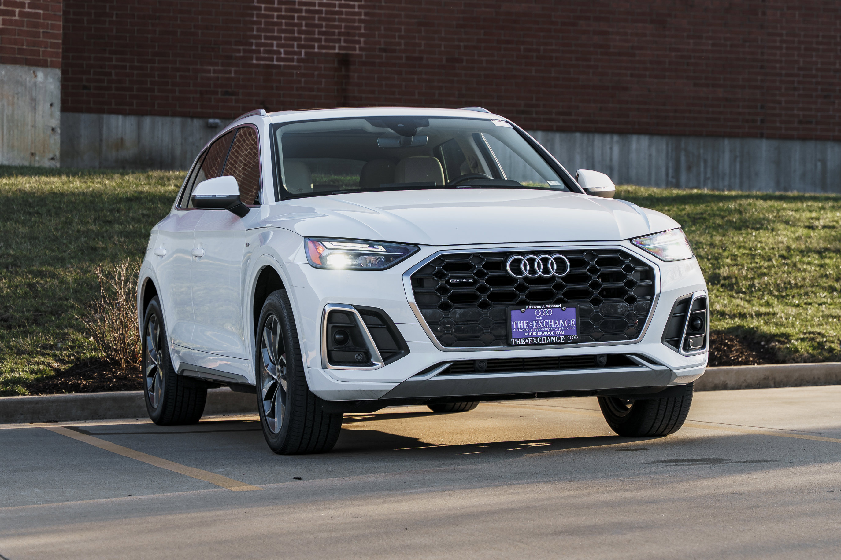 Certified 2023 Audi Q5 2.0T Premium w/ Convenience Package image 1