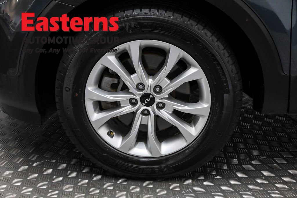 Used 2022 Kia Telluride LX image 33