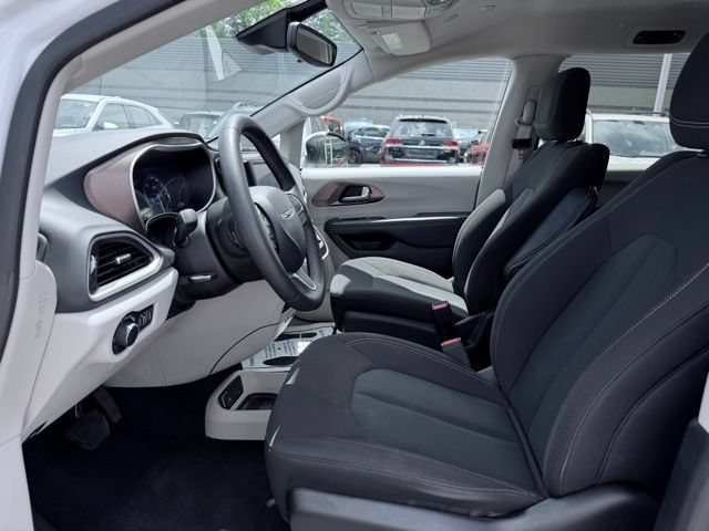 Certified 2023 Chrysler Voyager LX FWD image 18