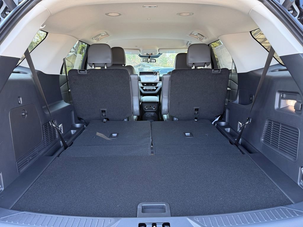 New 2026 Ford Explorer Active w/ Active Comfort Package image 21