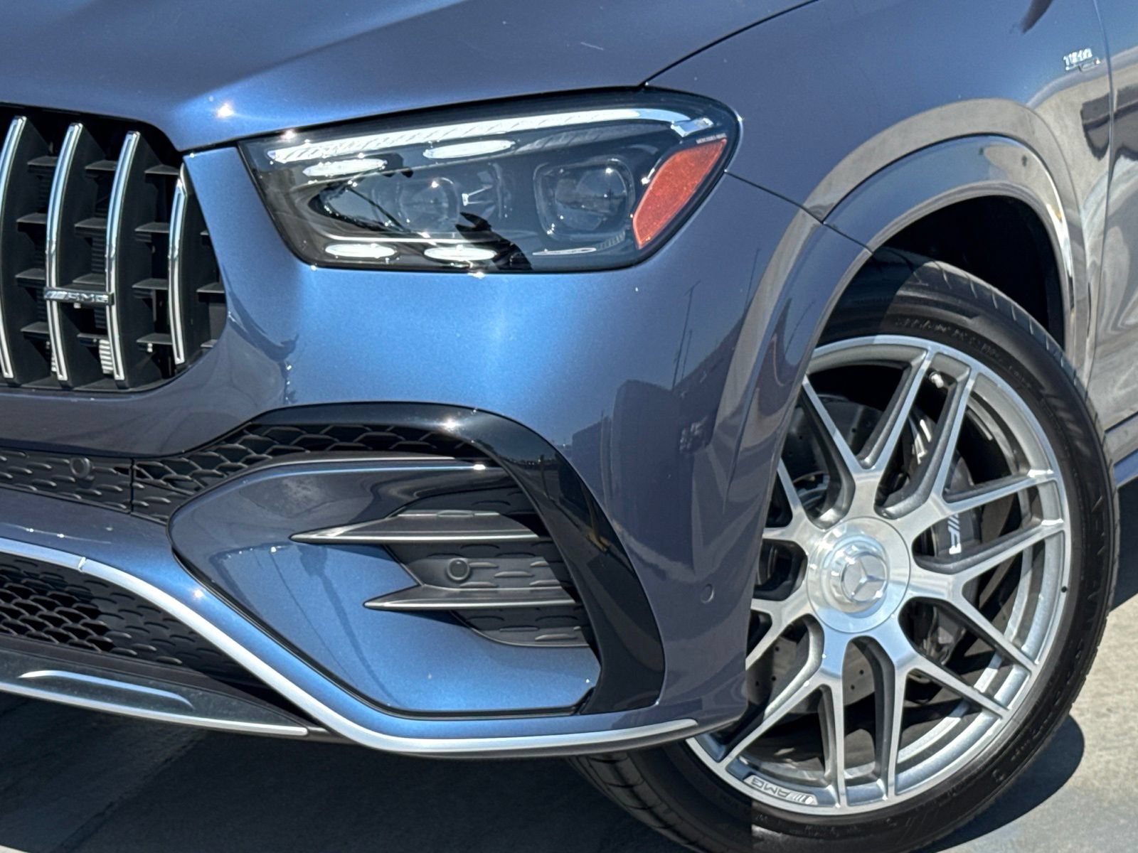 New 2026 Mercedes-Benz GLE 53 AMG 4MATIC image 3