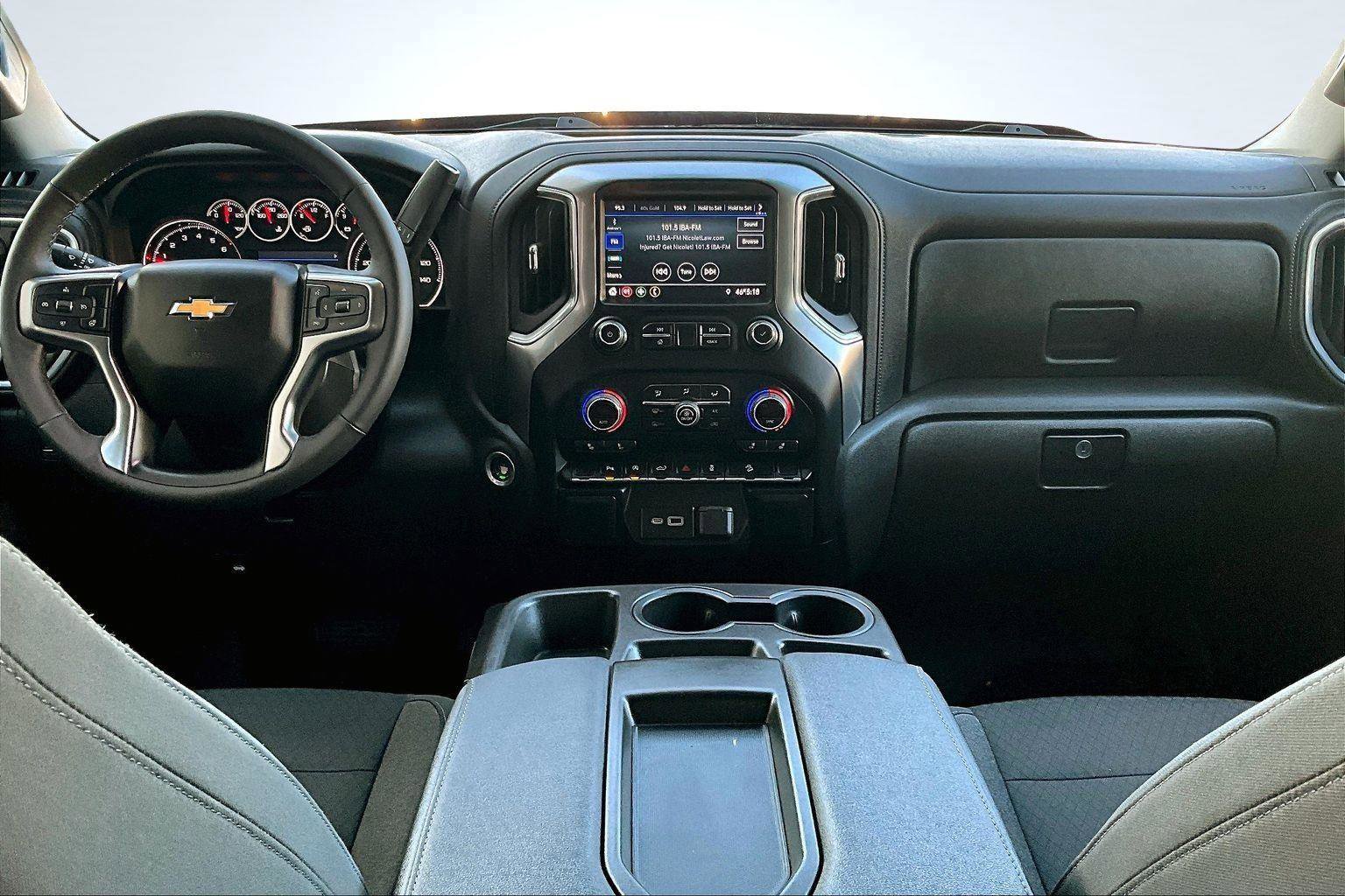 Used 2022 Chevrolet Silverado 1500 LT AWD/4WD image 16