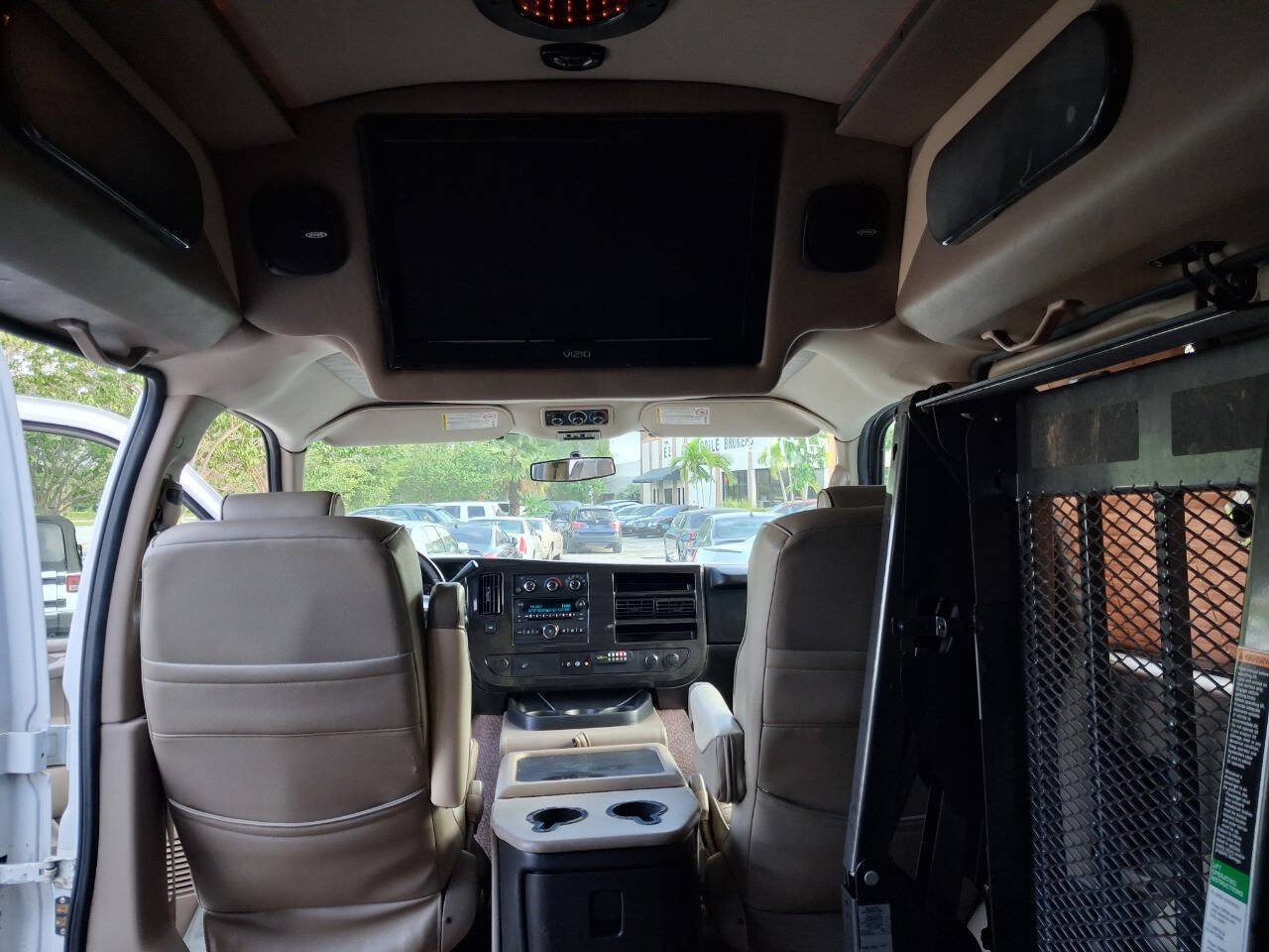 Used 2012 Chevrolet Express 1500 RWD image 18