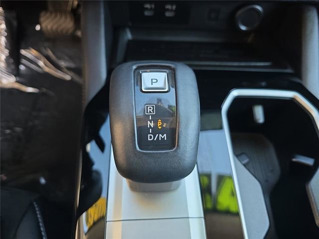 Used 2025 Mitsubishi Outlander SE image 21